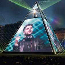 DJ Alok se apresenta em megashow gratuito nas areias de Copacabana, em comemoração aos 100 anos do hotel Copacabana Palace | Foto: Divulgação