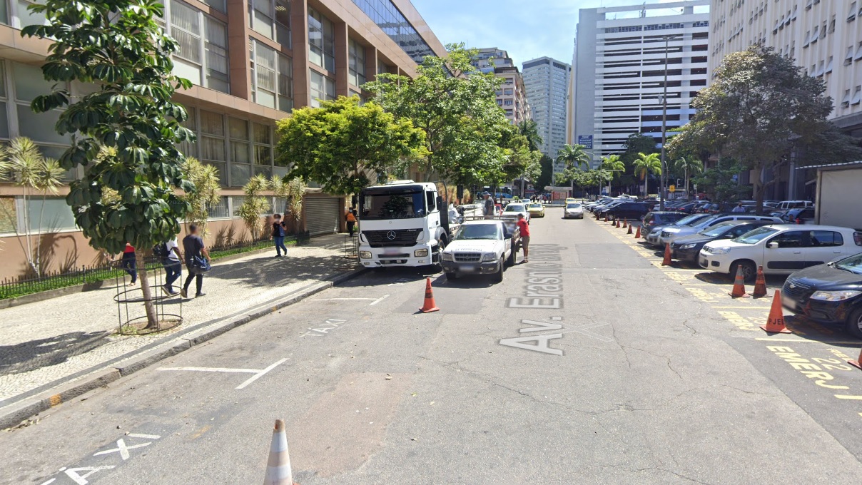 Avenida Erasmo Braga, no Centro, passará por obras de revitalização | Foto: Google Street View