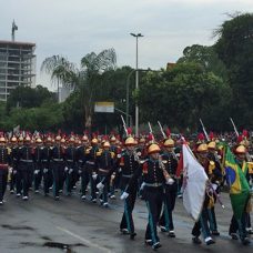 Desfile cívico na Avenida Presidente Vargas, no Centro | Foto: Reprodução/G1