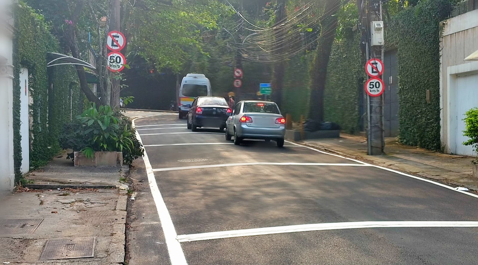 Ruas da Gávea receberam novas placas e reforço na sinalização horizontal | Foto: Clécia Oliveira