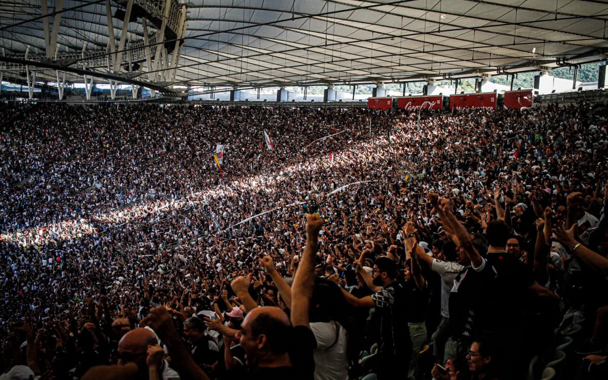 Torcida do Vasco faz a festa no Maracanã. Duelo contra o Atlético-MG terá casa cheia | Foto: Matheus Lima/CRVG