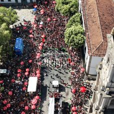 Megabloco "Bloco da Favorita" desfila no Circuito Preta Gil, no Centro | Foto: Alex Ferro / Riotur